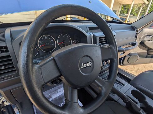 Used 2010 Jeep Liberty Sport w/ Popular Equipment Group AWD/4WD image 10
