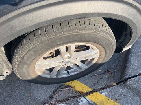 Used 2022 Ford Explorer XLT w/ Equipment Group 202A image 15