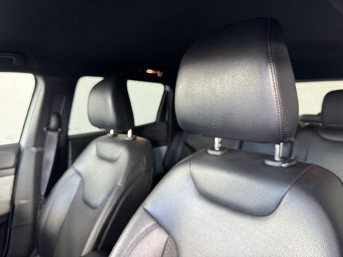 Used 2024 Jeep Compass Latitude image 3