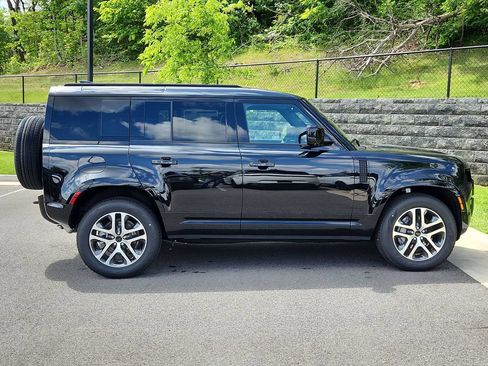 New 2026 Land Rover Defender 110 X-Dynamic SE AWD/4WD image 11