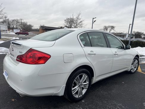 Used 2011 INFINITI G37 x w/ Premium Pkg image 4