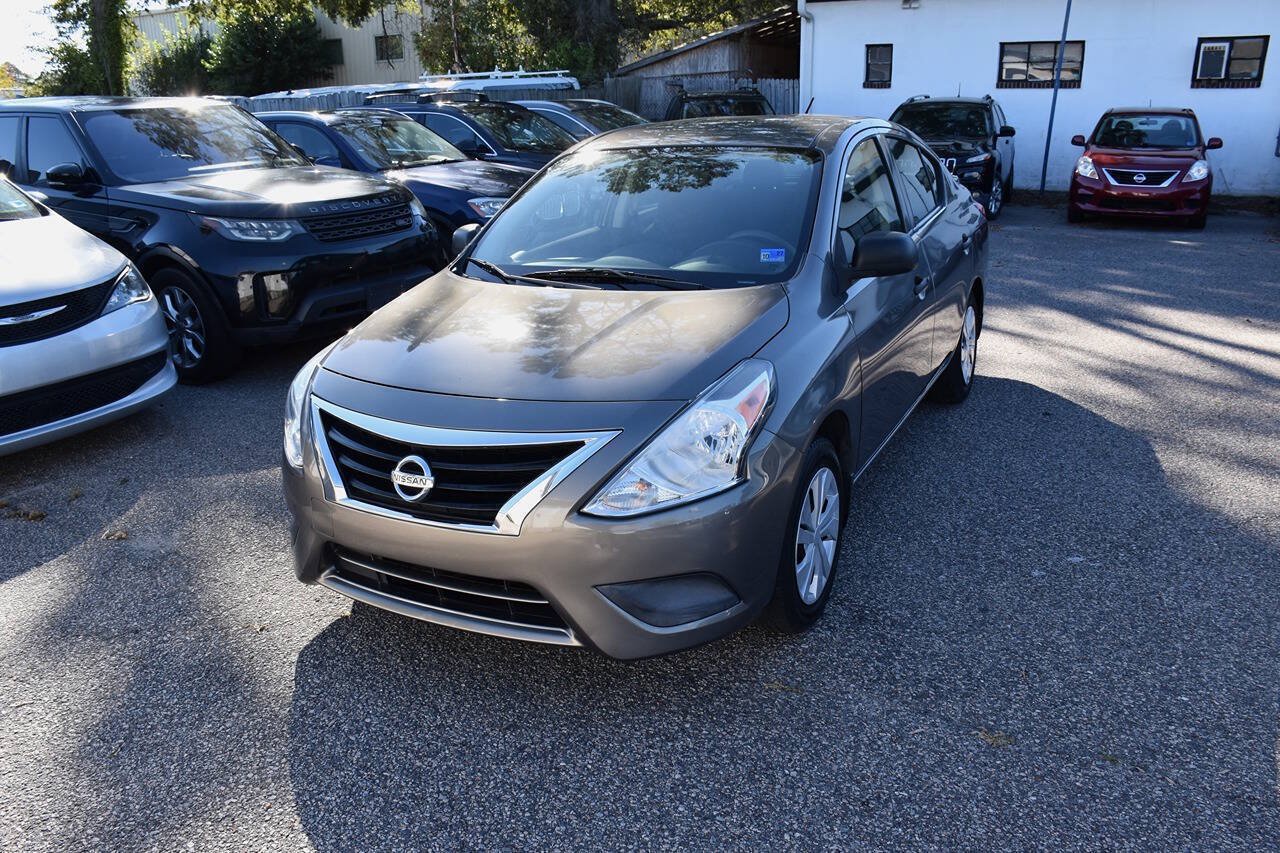 Used 2015 Nissan Versa S Plus FWD image 2