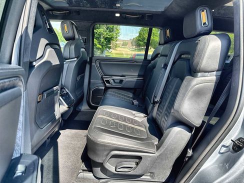 Used 2023 Rivian R1S Launch Edition AWD/4WD image 4