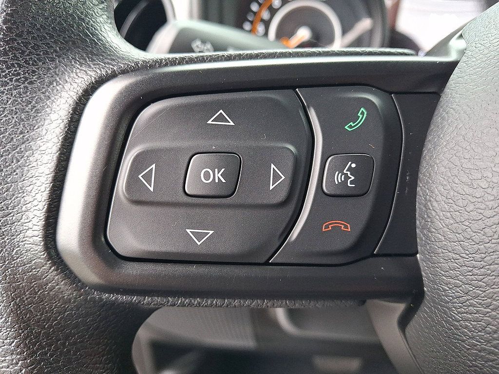 Used 2025 Jeep Gladiator Sport AWD/4WD image 23