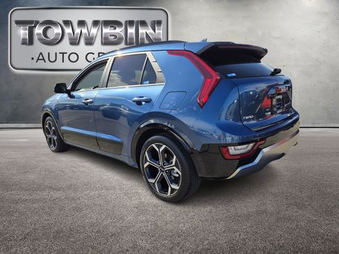 Used 2024 Kia Niro SX Touring image 7