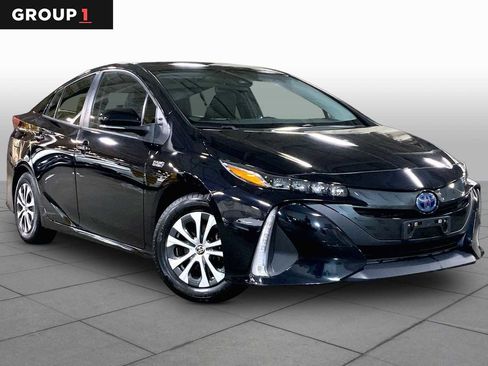 Used 2021 Toyota Prius Prime XLE FWD image 3