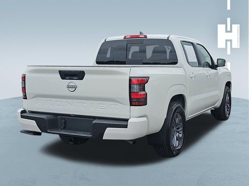 Used 2026 Nissan Frontier SV w/ Tow Package RWD image 4