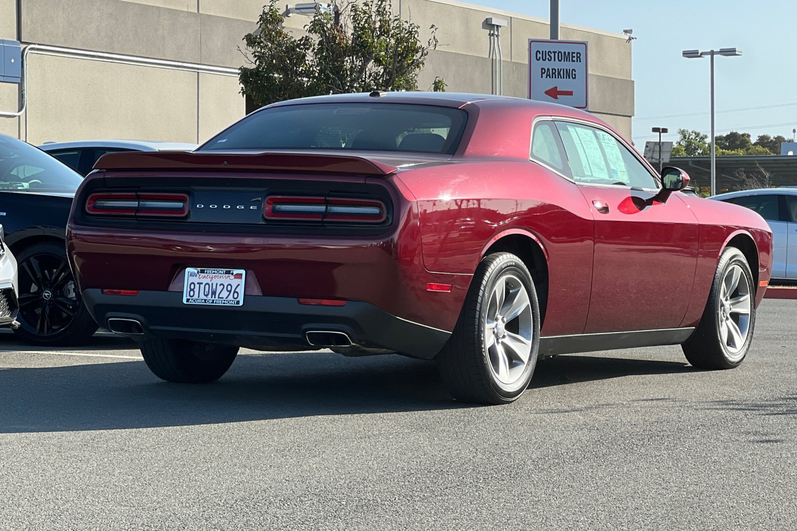 Used 2019 Dodge Challenger SXT RWD image 4