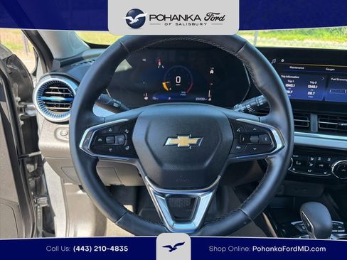 Used 2025 Chevrolet Trax LT w/ LT Convenience Package FWD image 15