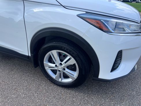 Used 2025 Nissan Kicks Play S FWD image 11