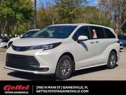 New 2025 Toyota Sienna XLE