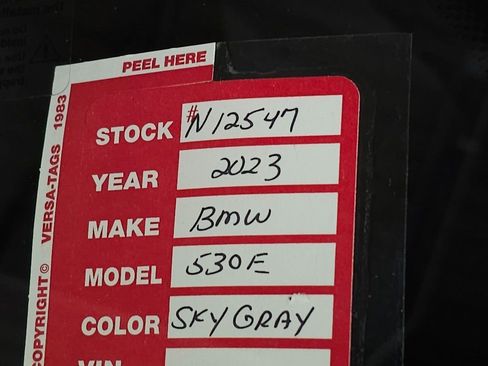 Used 2023 BMW 530e xDrive w/ Premium Package image 40