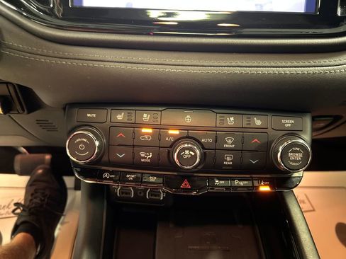 Used 2022 Dodge Durango Citadel image 19