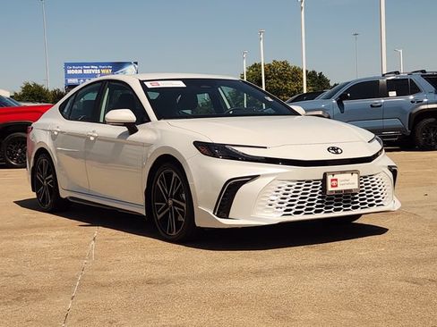 Used 2026 Toyota Camry XSE FWD image 2