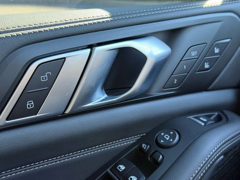 Used 2025 BMW X5 M60i image 24