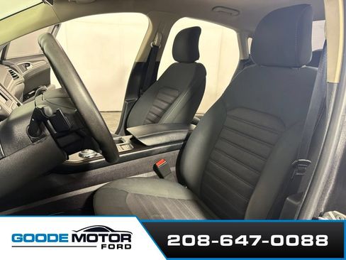 Certified 2017 Ford Fusion SE FWD image 10
