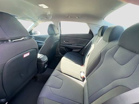 New 2026 Hyundai Elantra SE image 21