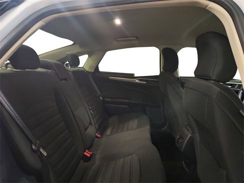 Used 2018 Ford Fusion SE w/ Fusion SE Technology Package image 42