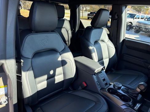New 2025 Ford Bronco Outer Banks image 17