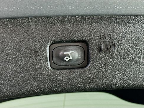 Used 2024 Ford Edge Titanium image 28