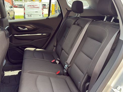 Used 2022 GMC Terrain SLE w/ Driver Convenience Package FWD image 30