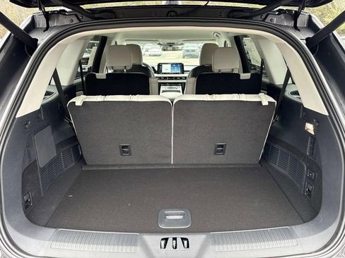 New 2026 Lincoln Aviator AWD w/ Jet Appearance Package image 12