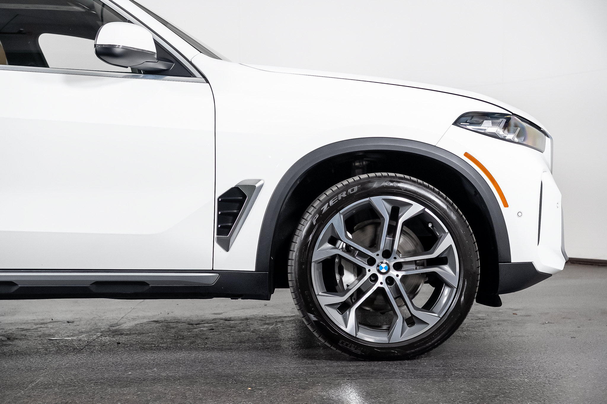 Used 2024 BMW X5 sDrive40i RWD image 35