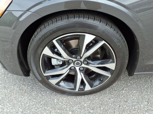 Certified 2025 Volvo S60 B5 Plus image 12