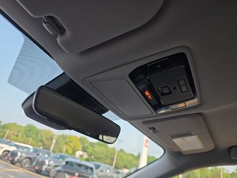Used 2025 Toyota Grand Highlander FWD image 28