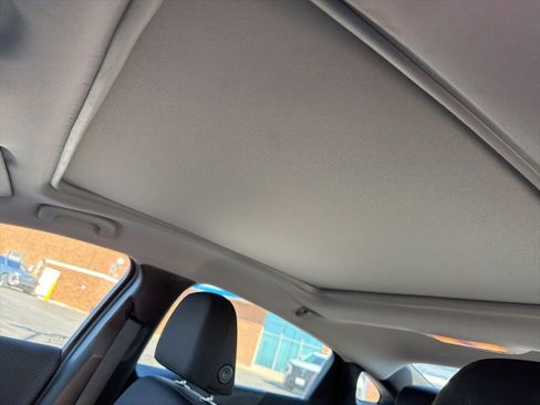 Used 2016 Chevrolet Malibu LT image 7