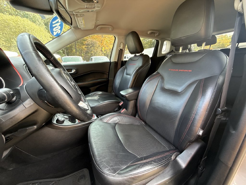 Used 2017 Jeep Compass Trailhawk w/ Leather Interior Group AWD/4WD image 11