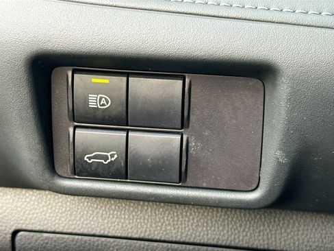 Used 2022 Toyota Highlander XSE FWD image 35