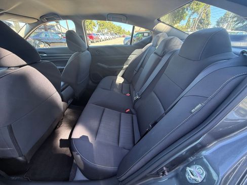 Used 2025 Nissan Altima 2.5 SV image 23