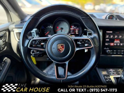 Used 2017 Porsche Macan S image 30