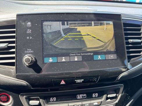 Certified 2021 Honda Pilot Touring image 27