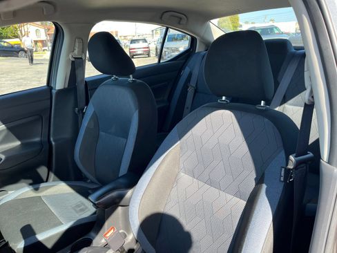 Used 2025 Nissan Versa SV FWD image 36