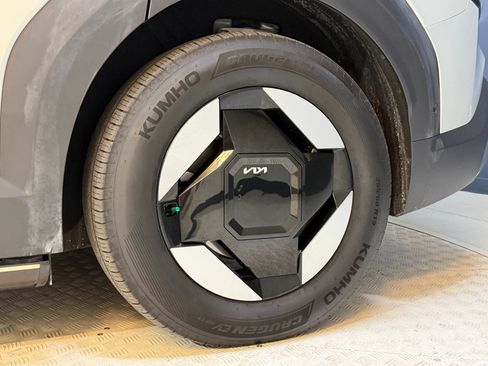 Used 2026 Kia EV9 Wind AWD/4WD image 12