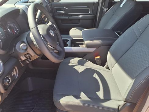 New 2025 RAM 2500 Big Horn AWD/4WD image 12