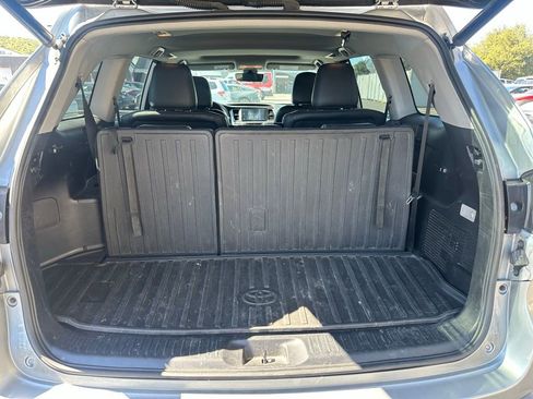 Certified 2018 Toyota Highlander XLE image 4