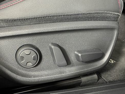 Used 2023 Genesis G70 2.0T w/ Sport Prestige Package image 37