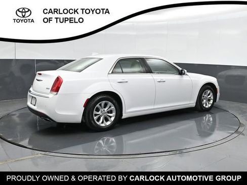 Used 2023 Chrysler 300 Touring w/ Safetytec Plus Group RWD image 3