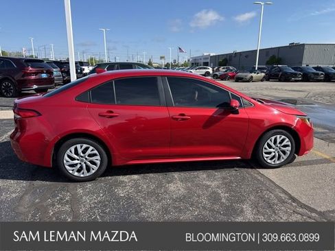 Used 2021 Toyota Corolla LE FWD image 11