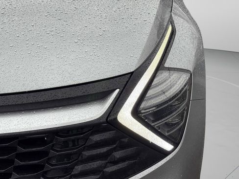 Used 2024 Kia Sportage LX image 10