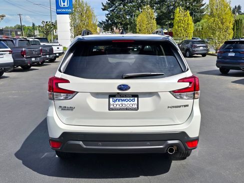 Used 2024 Subaru Forester Limited AWD/4WD image 14