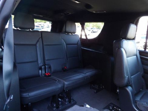 Used 2021 GMC Yukon XL Denali w/ Denali Premium Package image 17