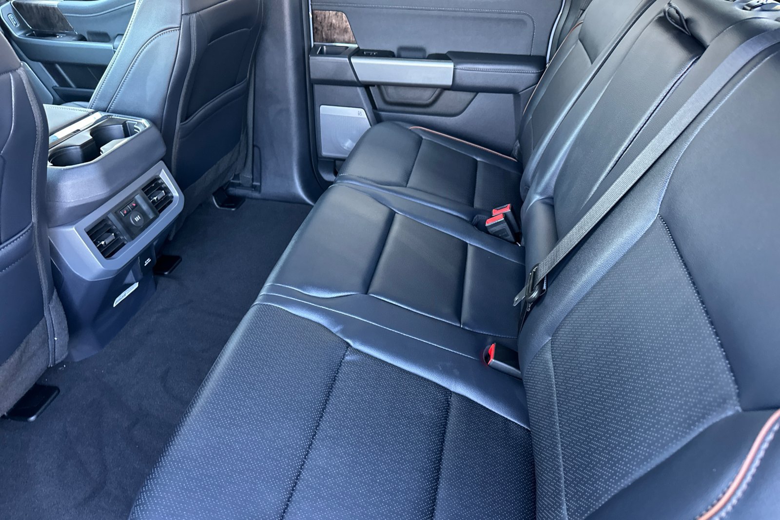 New 2026 Ford F250 Lariat w/ FX4 Off-Road Package AWD/4WD image 12