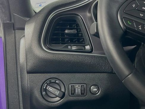 Used 2016 Dodge Challenger R/T w/ Driver Convenience Group image 11