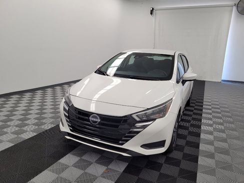 Used 2025 Nissan Versa SV FWD image 15