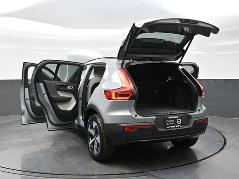 New 2026 Volvo XC40 B5 Plus w/ Protection Package Premier AWD/4WD image 38
