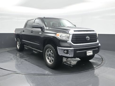 Used 2017 Toyota Tundra SR5 w/ SR5 Upgrade Package AWD/4WD image 8
